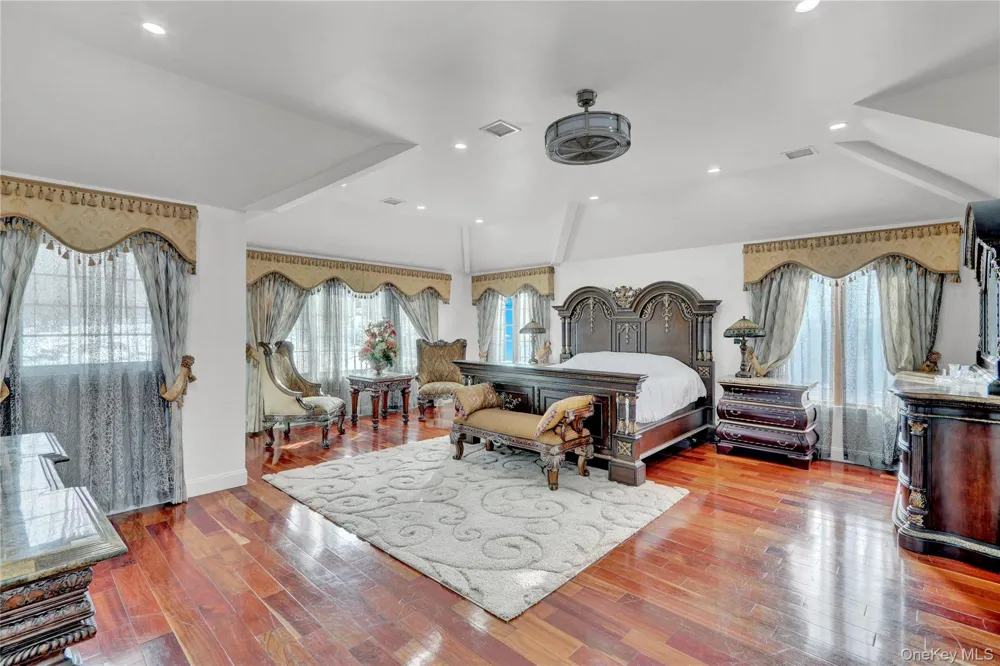 120 Majestic Drive Dix Hills, NY 11746