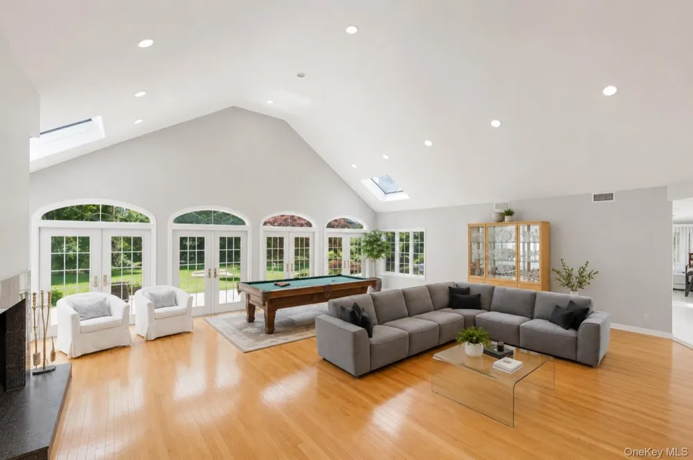 1319 Auerbach Avenue Hewlett Harbor, NY 11557