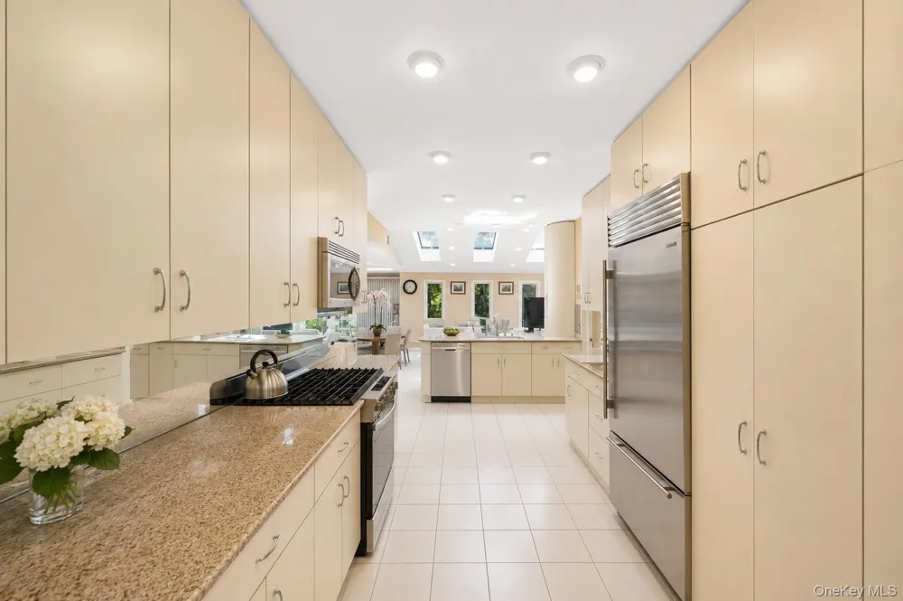 1319 Auerbach Avenue Hewlett Harbor, NY 11557