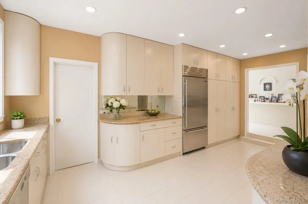 1319 Auerbach Avenue Hewlett Harbor, NY 11557