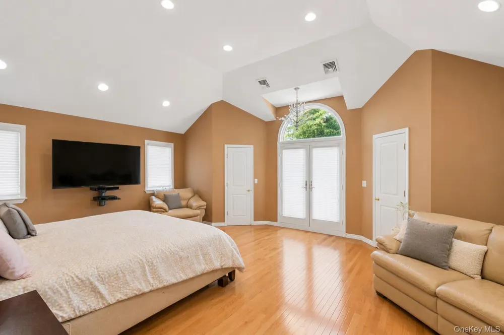 1319 Auerbach Avenue Hewlett Harbor, NY 11557