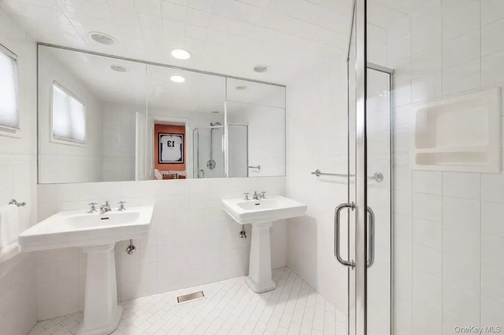 1319 Auerbach Avenue Hewlett Harbor, NY 11557