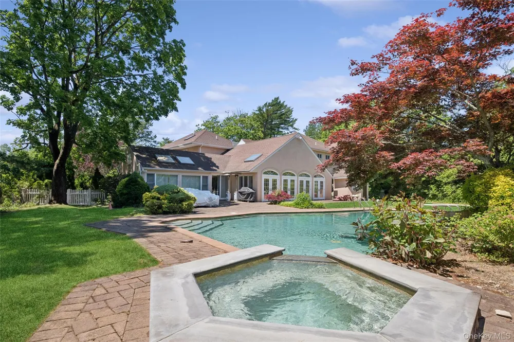 1319 Auerbach Avenue Hewlett Harbor, NY 11557