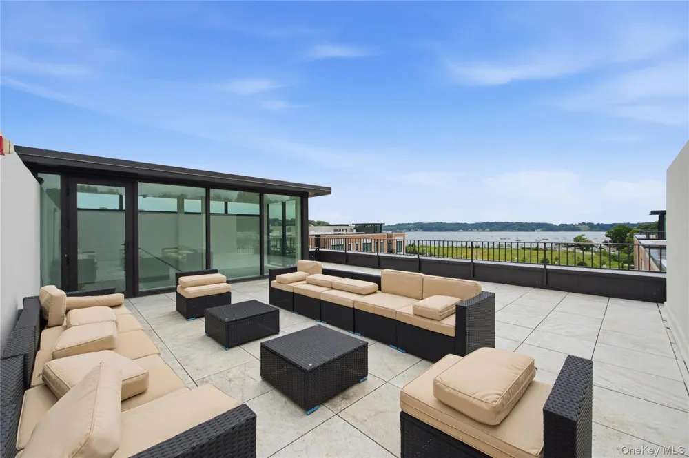 100 Garvies Point Road #1311 Glen Cove, NY 11542