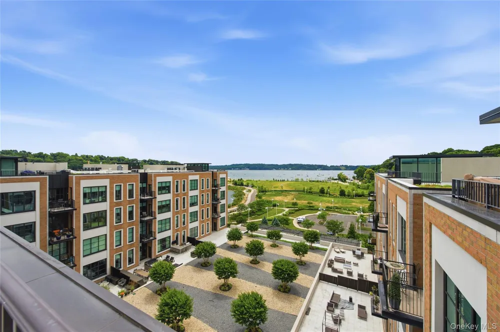 100 Garvies Point Road #1311 Glen Cove, NY 11542