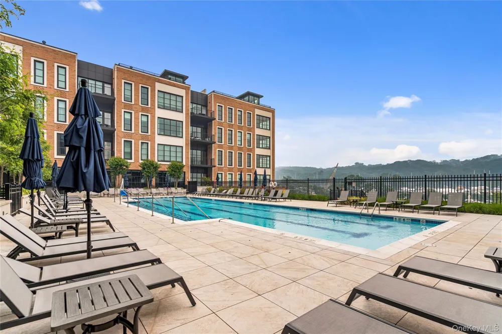 100 Garvies Point Road #1311 Glen Cove, NY 11542