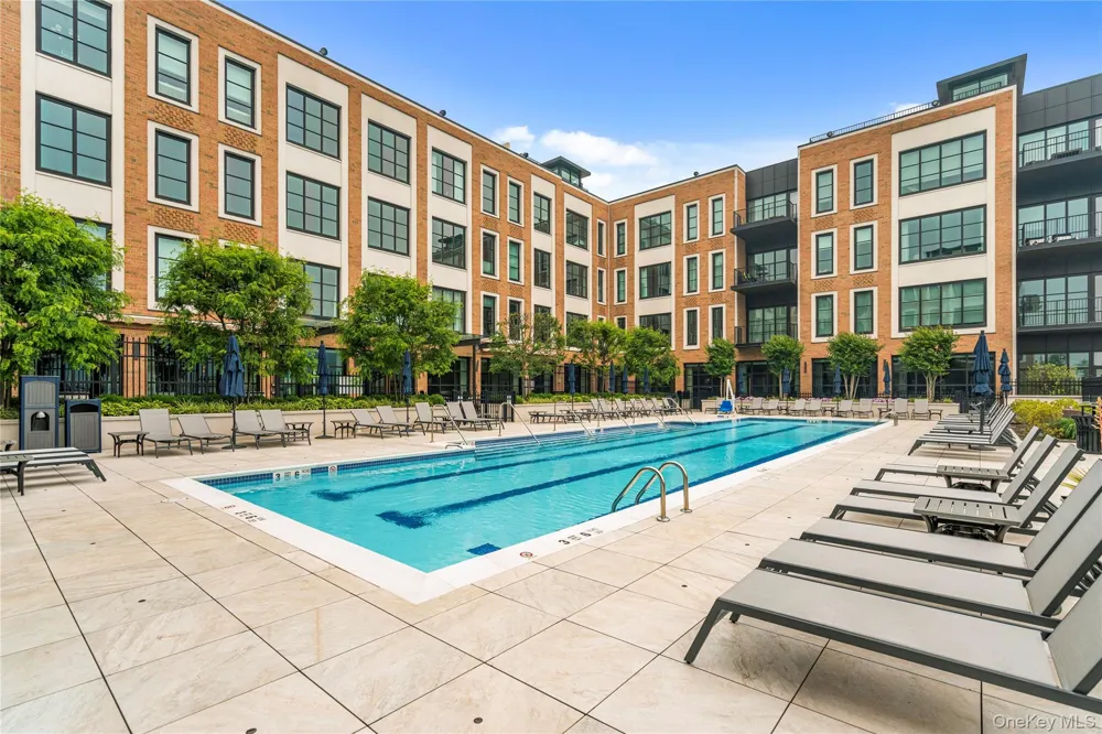 100 Garvies Point Road #1316 Glen Cove, NY 11542