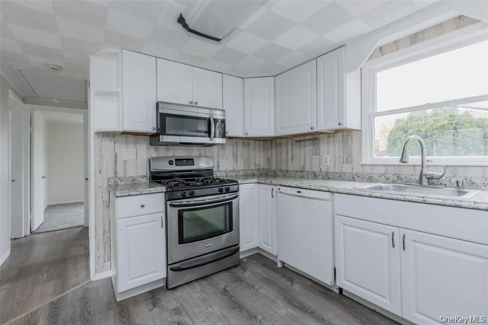 141 Wendy Drive Holtsville, NY 11742