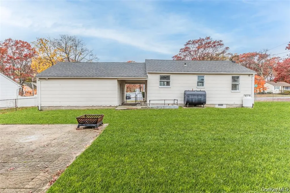 141 Wendy Drive Holtsville, NY 11742