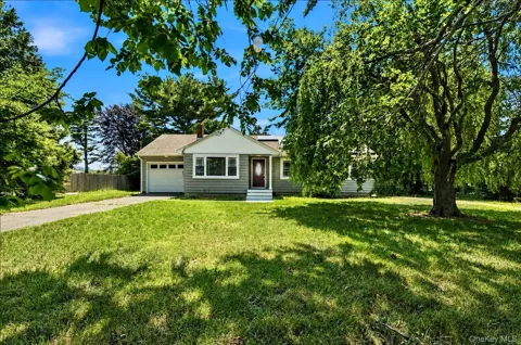 725 Peconic Lane