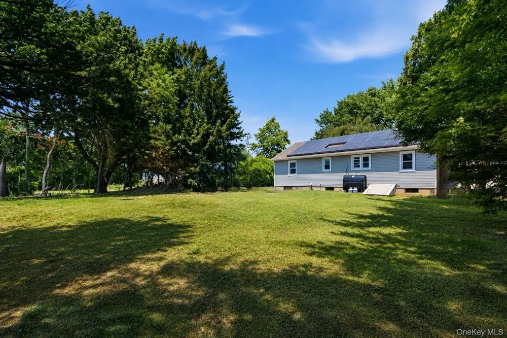 725 Peconic Lane Peconic, NY 11958
