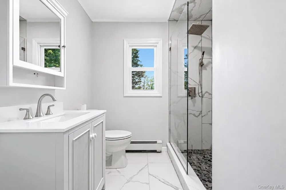 725 Peconic Lane Peconic, NY 11958