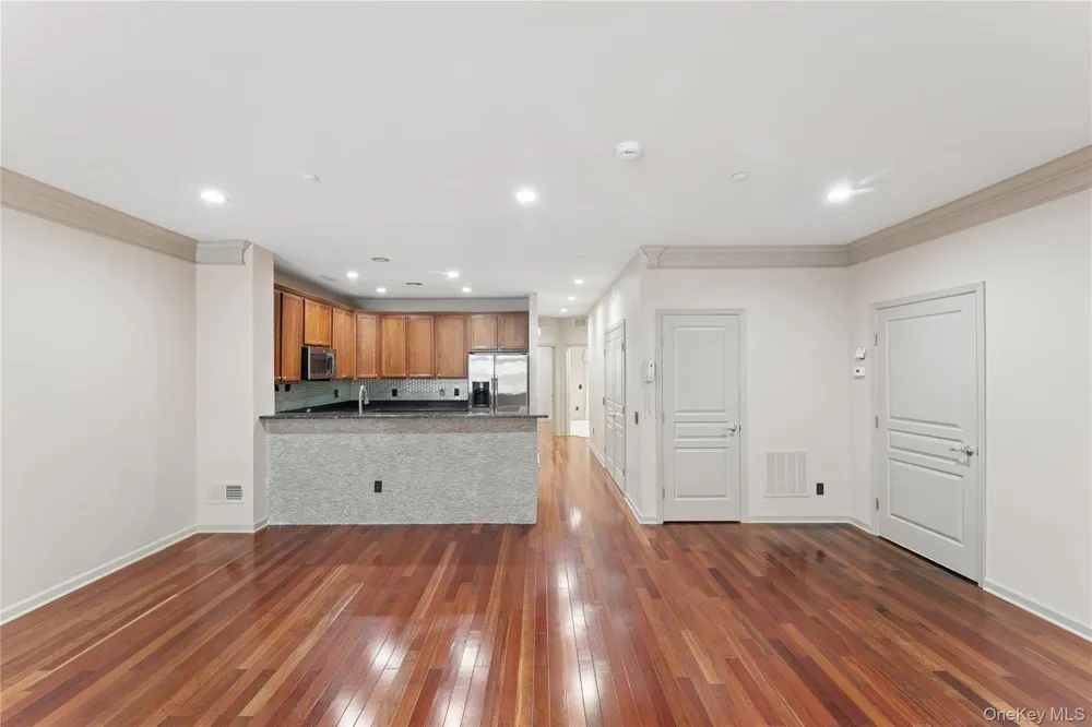 17 Strangford Court #109 Oceanside, NY 11572