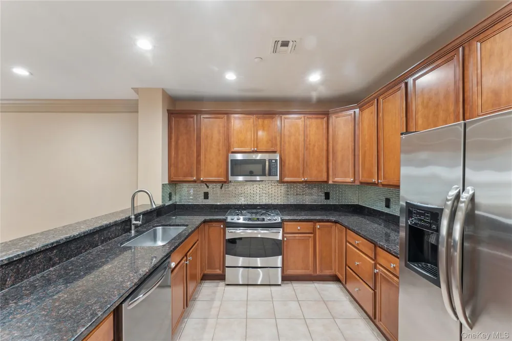 17 Strangford Court #109 Oceanside, NY 11572
