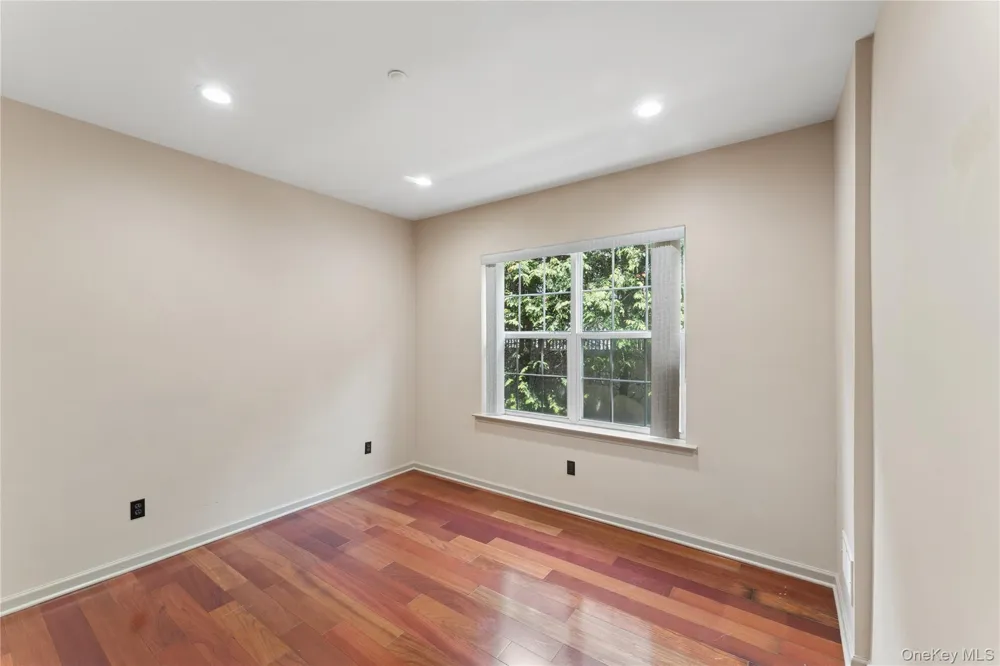 17 Strangford Court #109 Oceanside, NY 11572