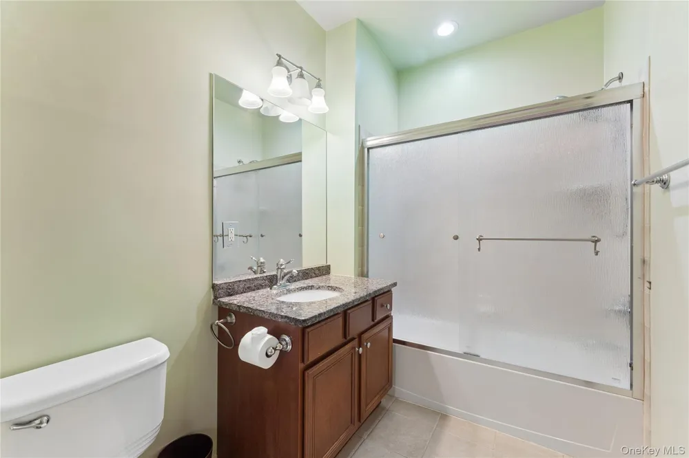 17 Strangford Court #109 Oceanside, NY 11572