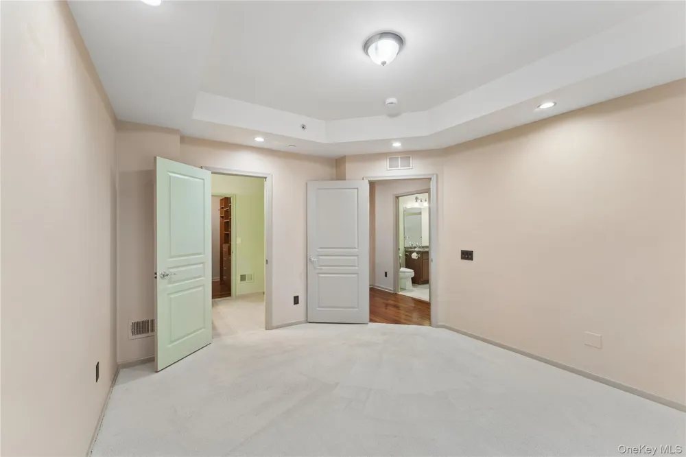 17 Strangford Court #109 Oceanside, NY 11572
