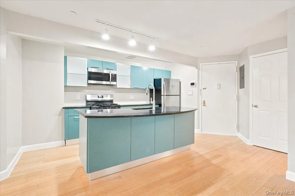 83-75 117th Street #4D Kew Gardens, NY 11415