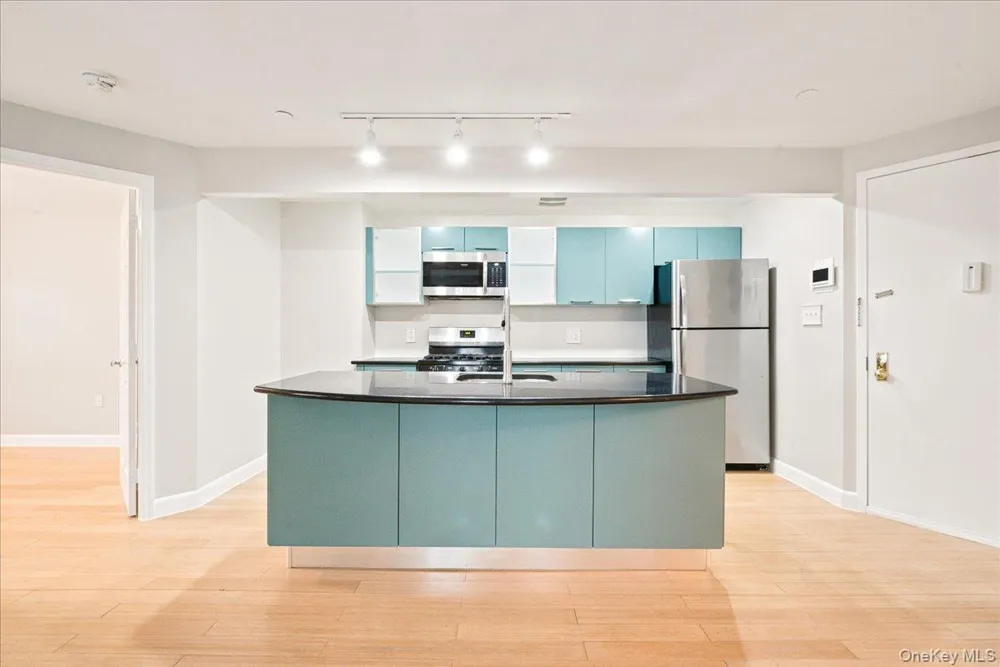 83-75 117th Street #4D Kew Gardens, NY 11415