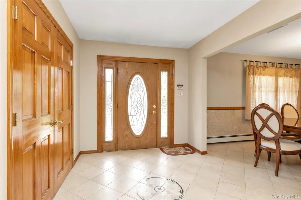 7 Freedom Court Babylon, NY 11702