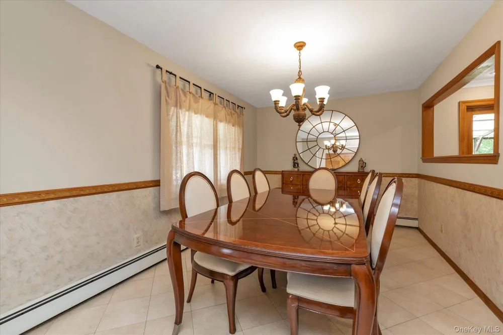 7 Freedom Court Babylon, NY 11702