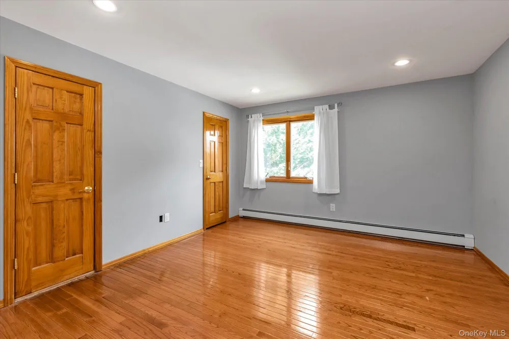 7 Freedom Court Babylon, NY 11702
