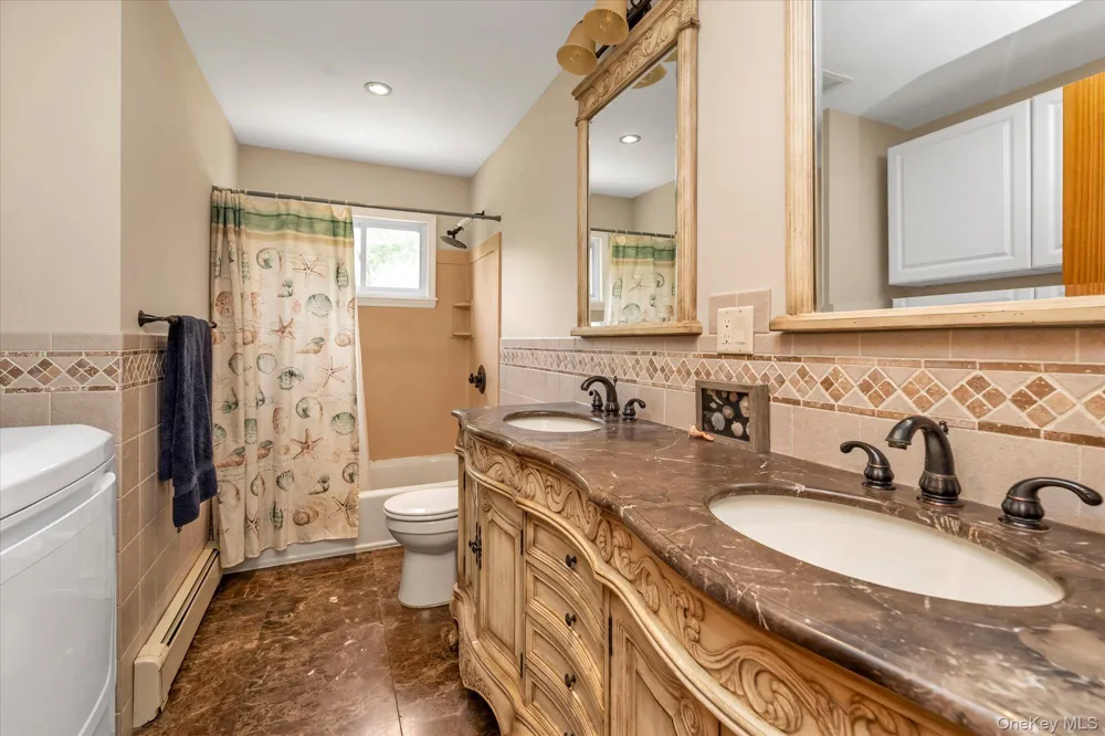 7 Freedom Court Babylon, NY 11702