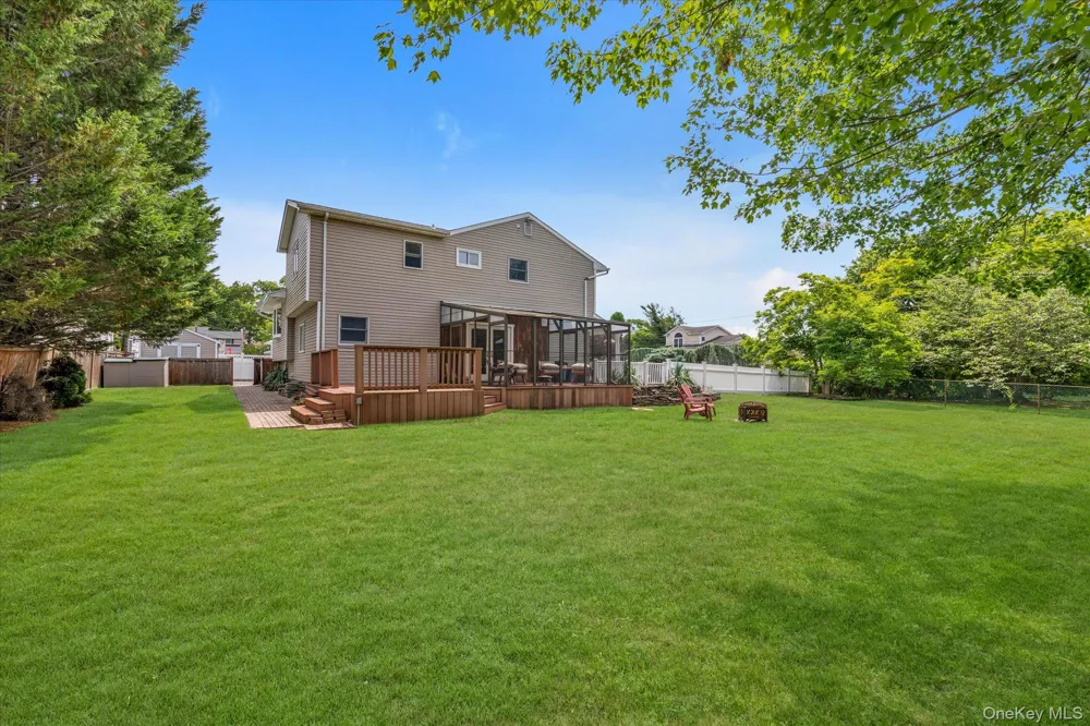 7 Freedom Court Babylon, NY 11702