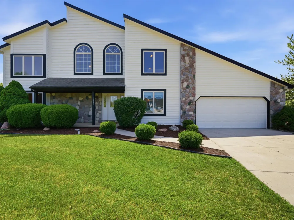 1657 Wake Robin Court Scio Township, MI 48103
