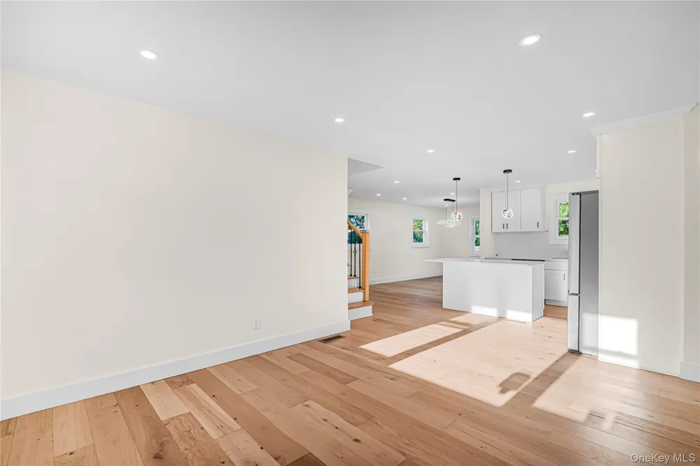 737 Flowerdale Drive Seaford, NY 11783