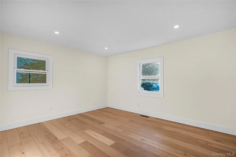 737 Flowerdale Drive Seaford, NY 11783