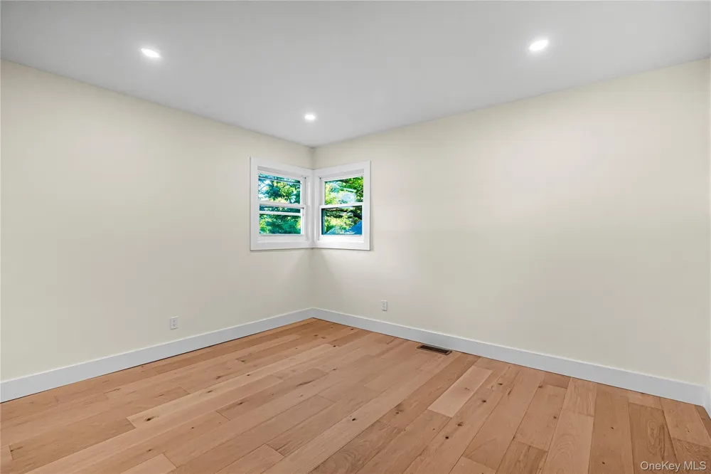 737 Flowerdale Drive Seaford, NY 11783