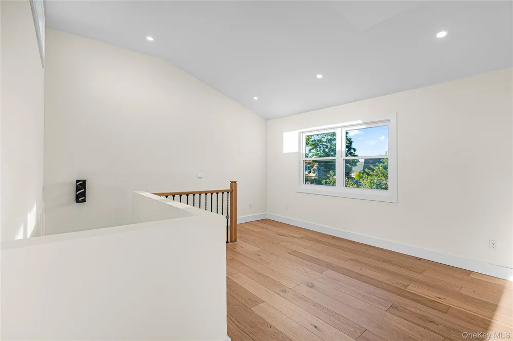 737 Flowerdale Drive Seaford, NY 11783
