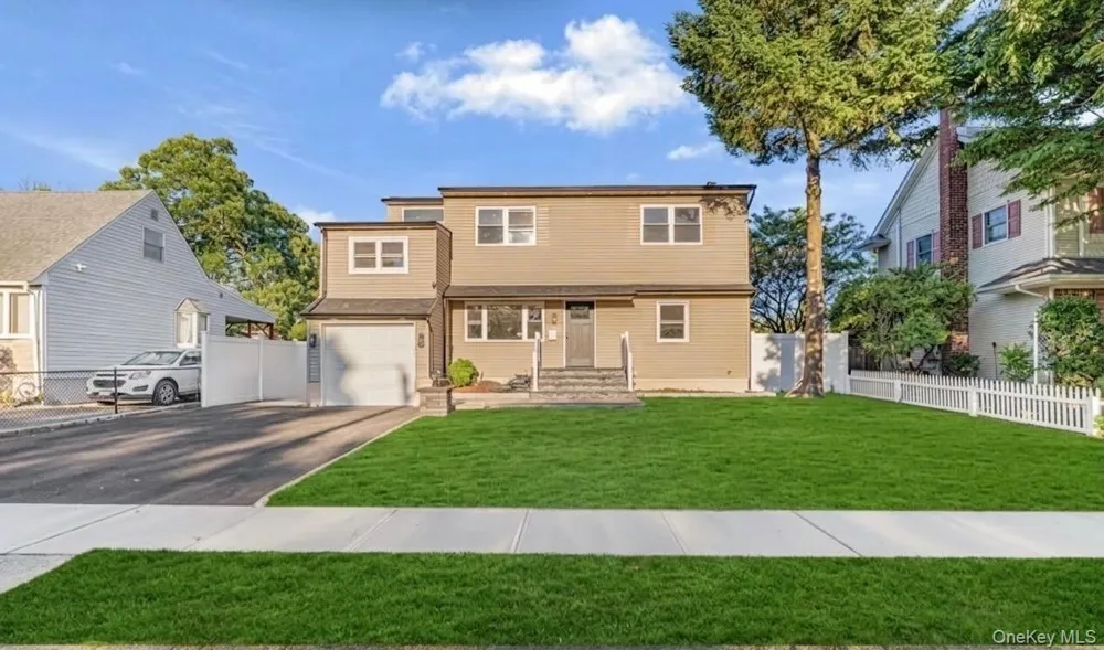 737 Flowerdale Drive Seaford, NY 11783