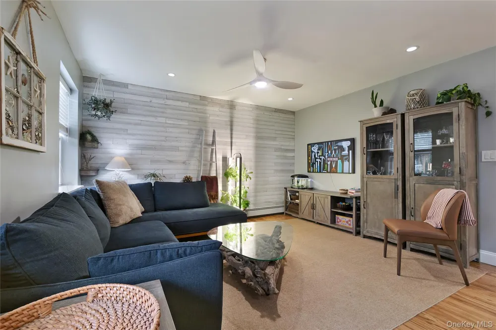 180 Beach 101 St #3A Rockaway Park, NY 11694