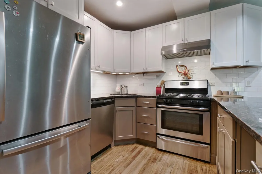 180 Beach 101 St #3A Rockaway Park, NY 11694