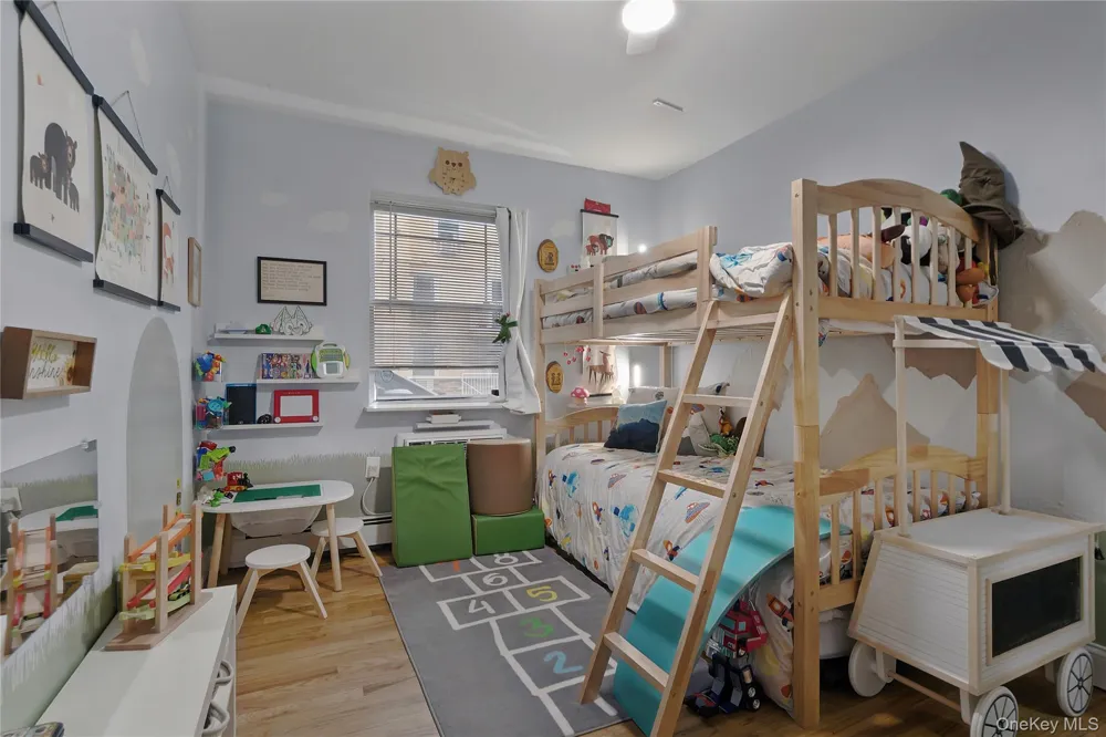 180 Beach 101 St #3A Rockaway Park, NY 11694