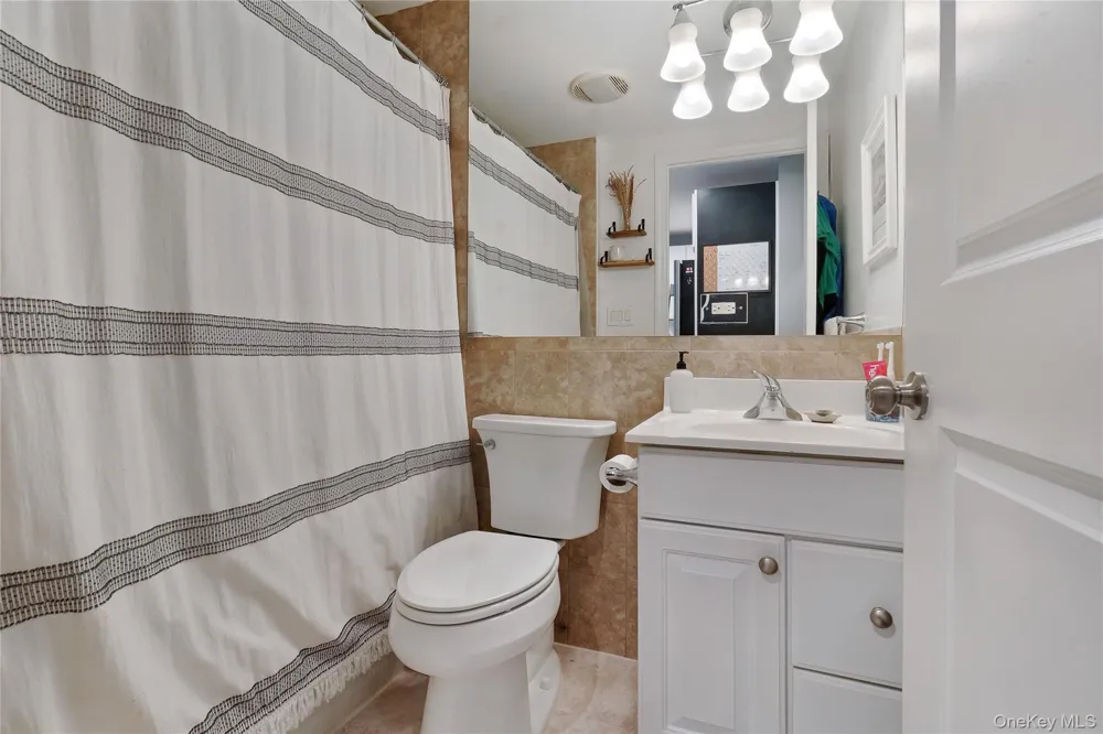 180 Beach 101 St #3A Rockaway Park, NY 11694