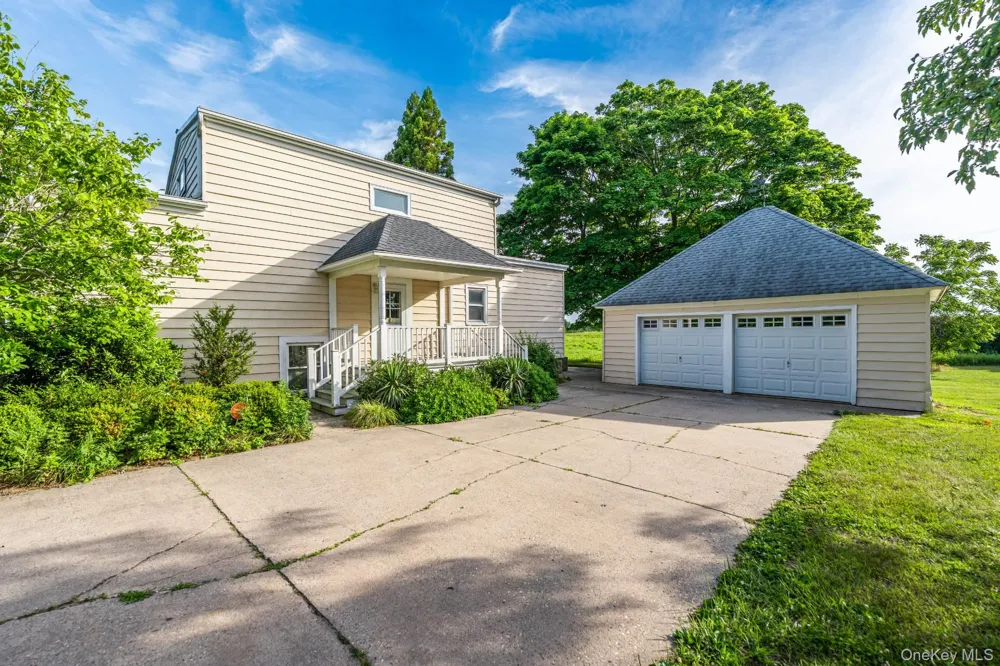2380 S Harbor Road Southold, NY 11971