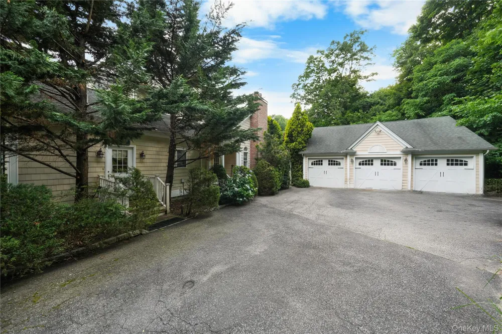 193 Pidgeon Hill Road South Huntington, NY 11746
