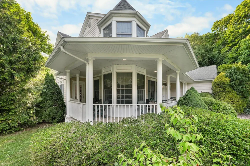 193 Pidgeon Hill Road South Huntington, NY 11746