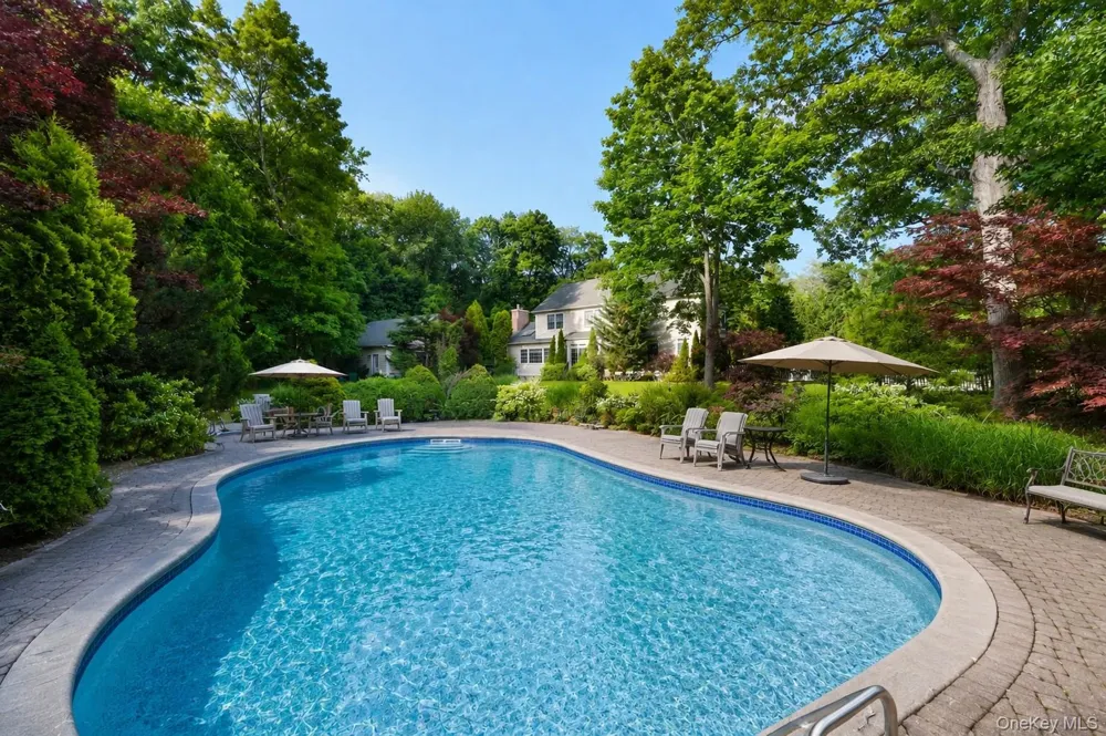 193 Pidgeon Hill Road South Huntington, NY 11746