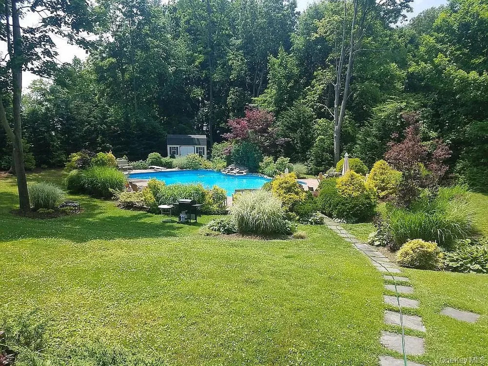 193 Pidgeon Hill Road South Huntington, NY 11746