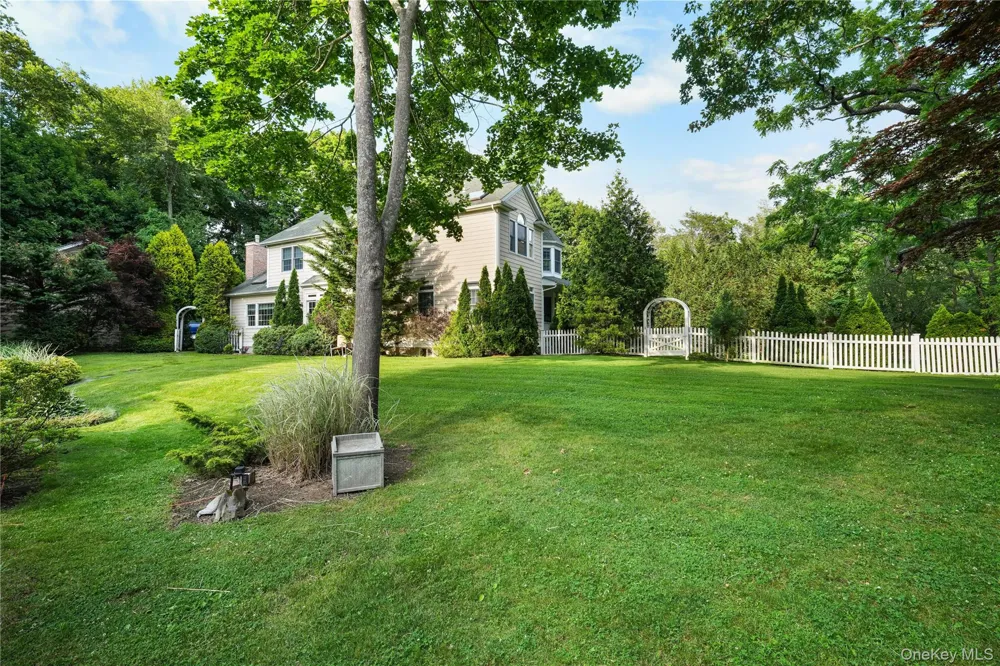 193 Pidgeon Hill Road South Huntington, NY 11746