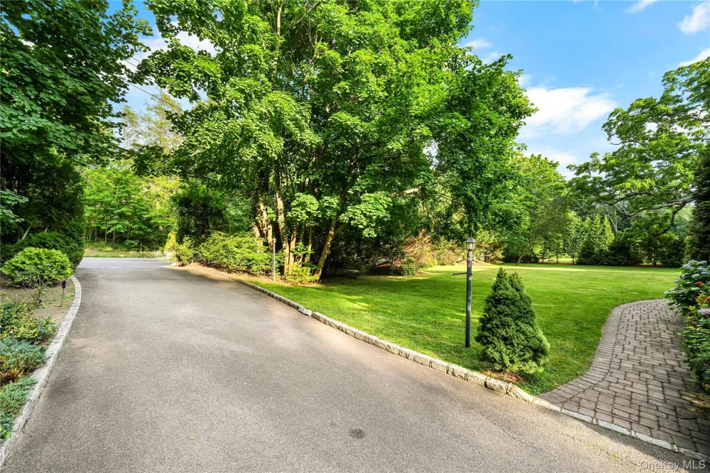193 Pidgeon Hill Road South Huntington, NY 11746