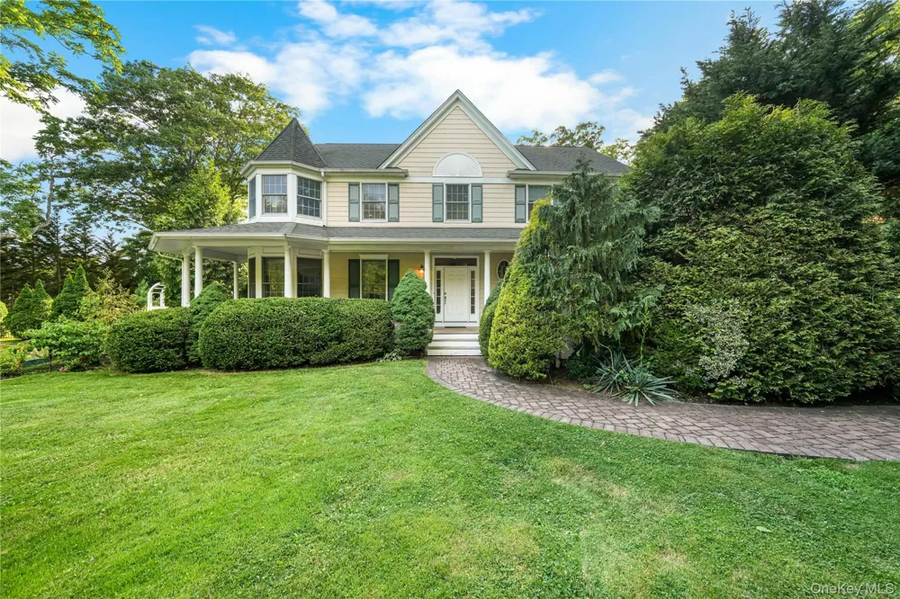 193 Pidgeon Hill Road South Huntington, NY 11746