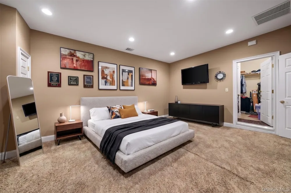 193 Pidgeon Hill Road South Huntington, NY 11746