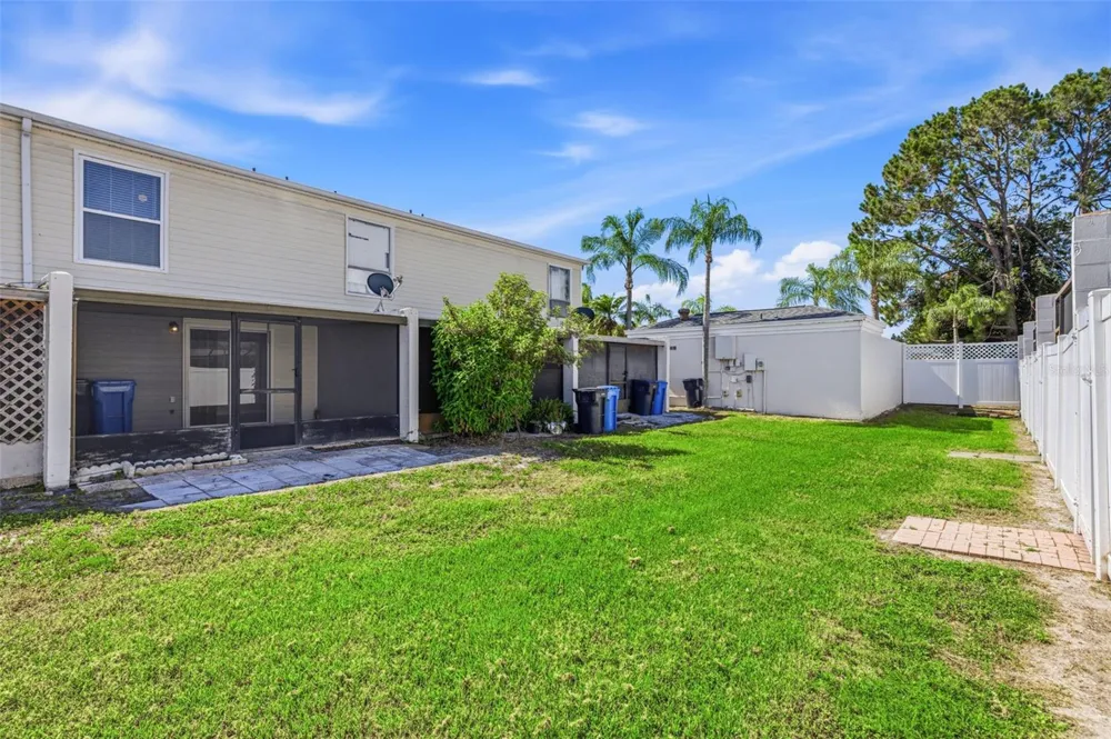 11906 CYPRESS HILL CIRCLE Tampa, FL 33626