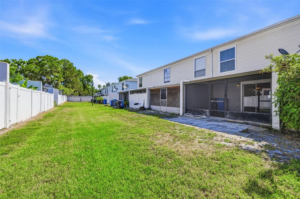 11906 CYPRESS HILL CIRCLE Tampa, FL 33626