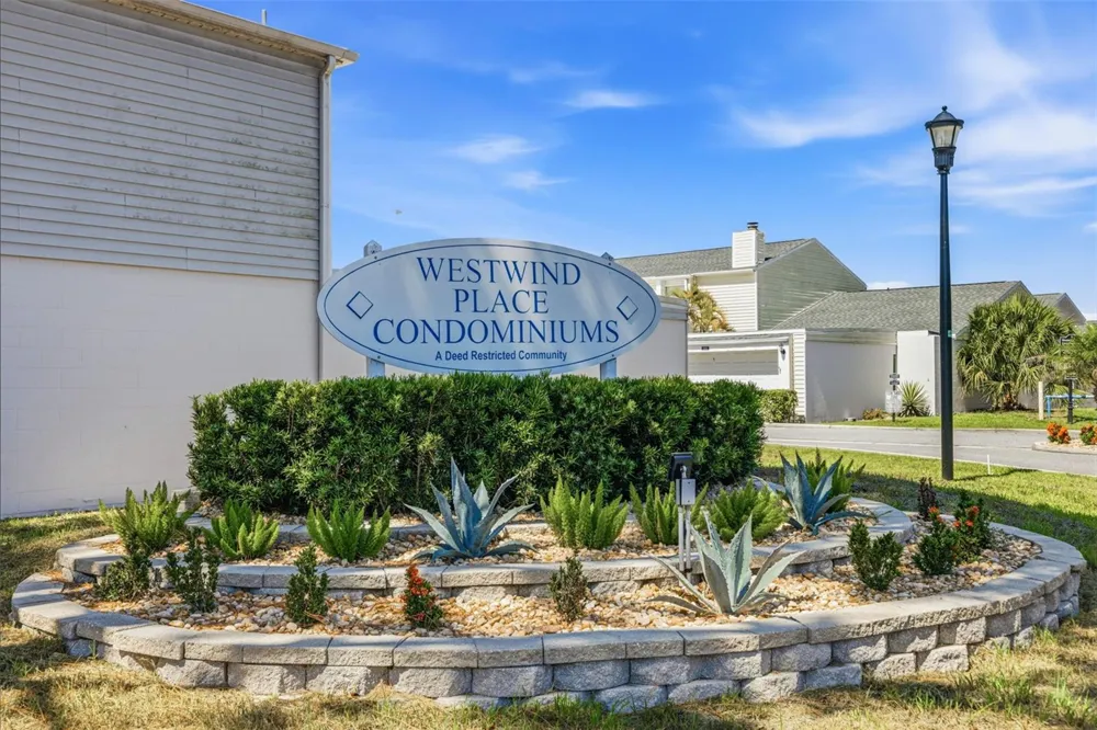11906 CYPRESS HILL CIRCLE Tampa, FL 33626